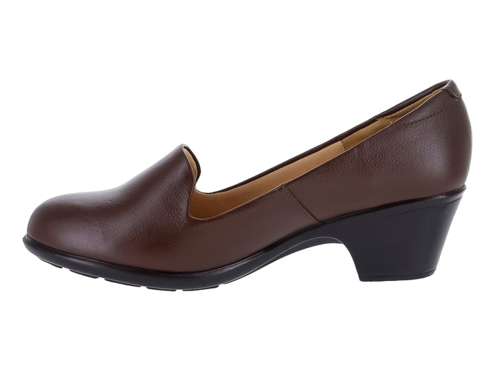 Zapato de tacón bajo color café marca Vicenza para mujer con suela negra y diseño clásico.