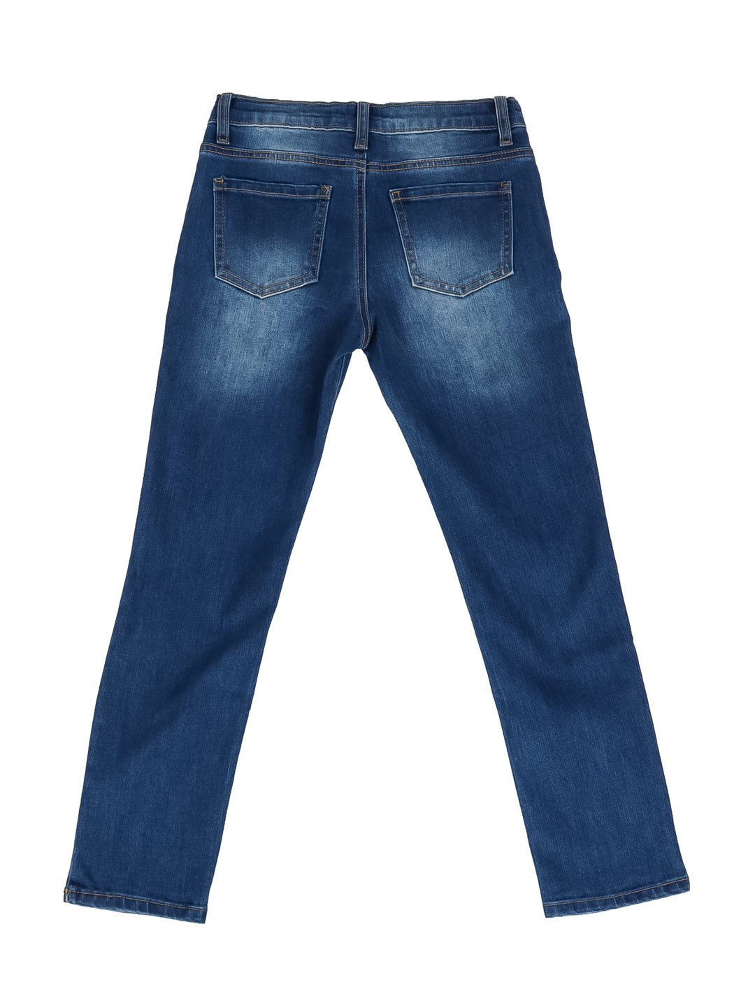 Pantalones jeans para niño en color azul denim medio con efecto de lavado ligero.