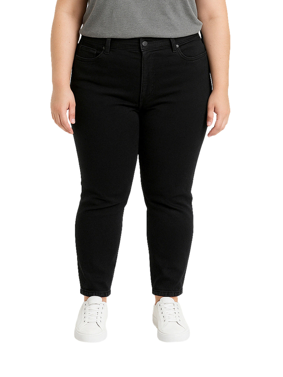 Pantalones jeans negros estilo curvy skinny ajustados.