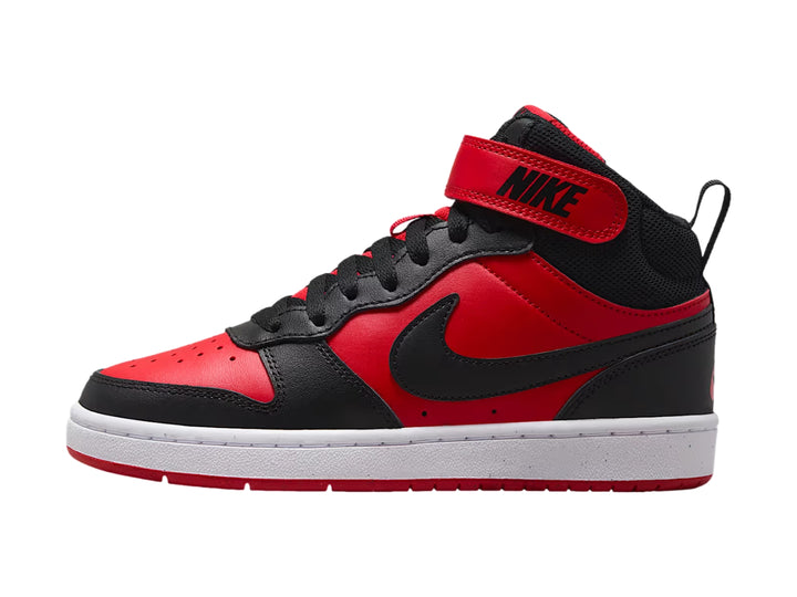 Tenis Nike Court Borough Mid 2 en colores rojo y negro con suela blanca y correa en el tobillo.