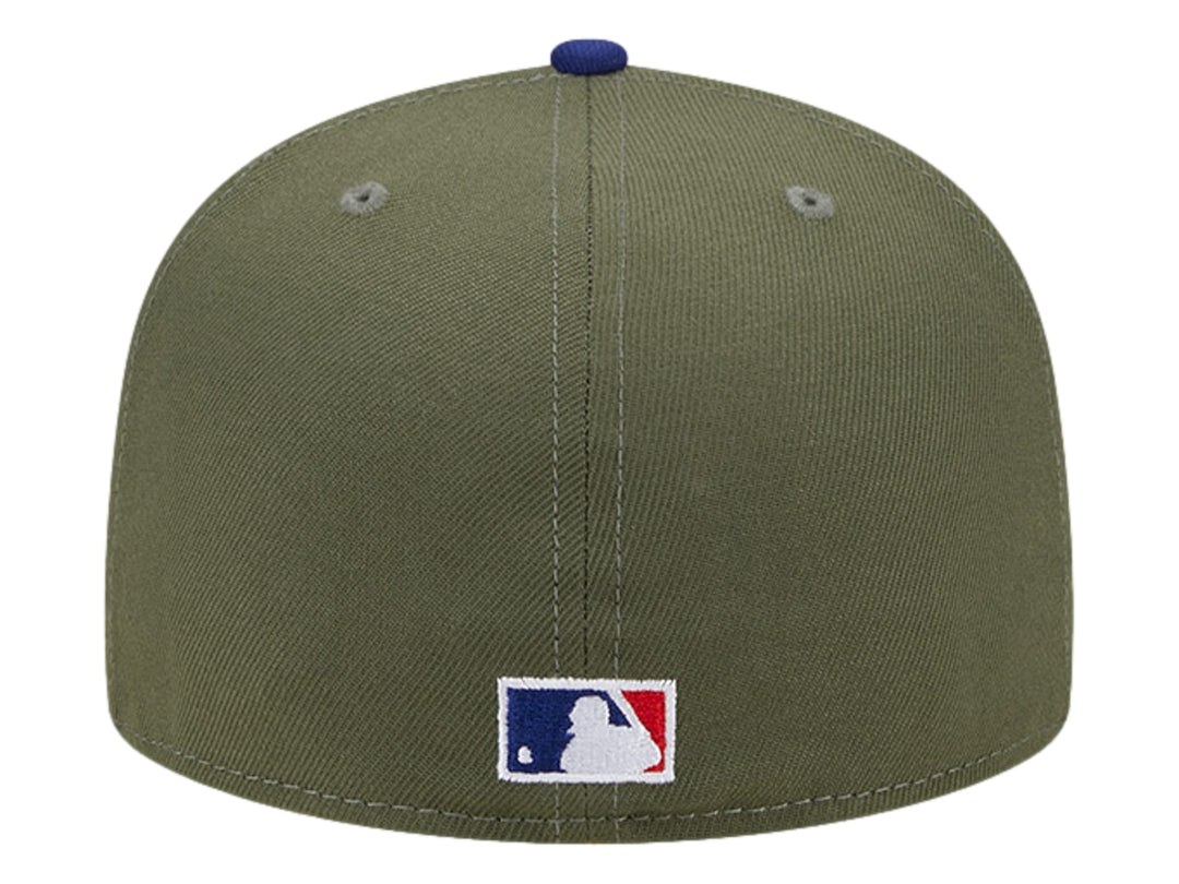 Gorra New Era de color verde oliva con visera azul y logo blanco de los Dodgers en el frente.