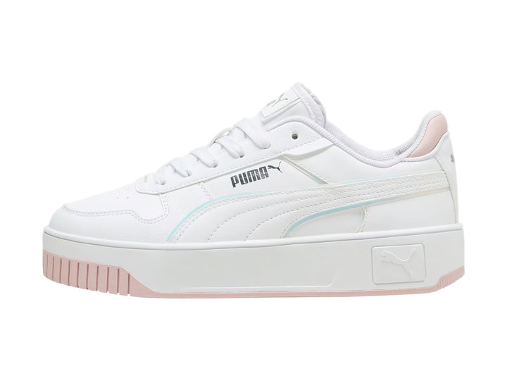 Tenis PUMA Carina Street Holo 2.0 JR en color blanco con detalles en rosa y franja lateral holográfica.