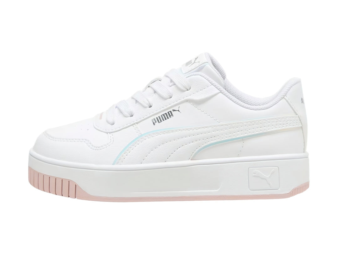 Tenis PUMA blancos Carina Street Holo 2.0 con suela de plataforma y detalles holográficos.