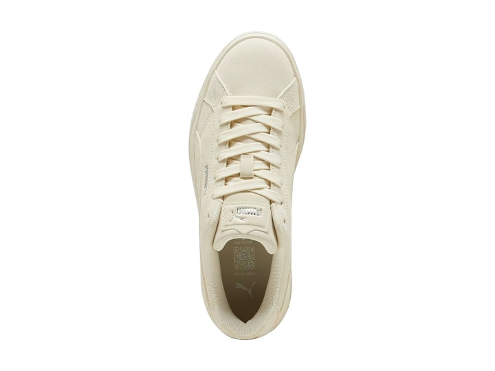 Tenis PUMA modelo Karmen II en color blanco Alpine Snow con suela de plataforma gruesa.