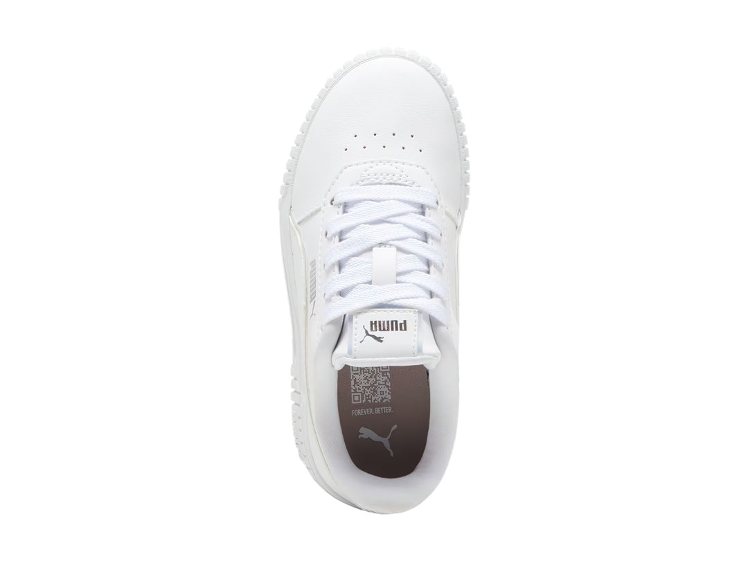 Tenis PUMA Carina 2.0 en color blanco con suela de plataforma y detalle plateado en el talón.