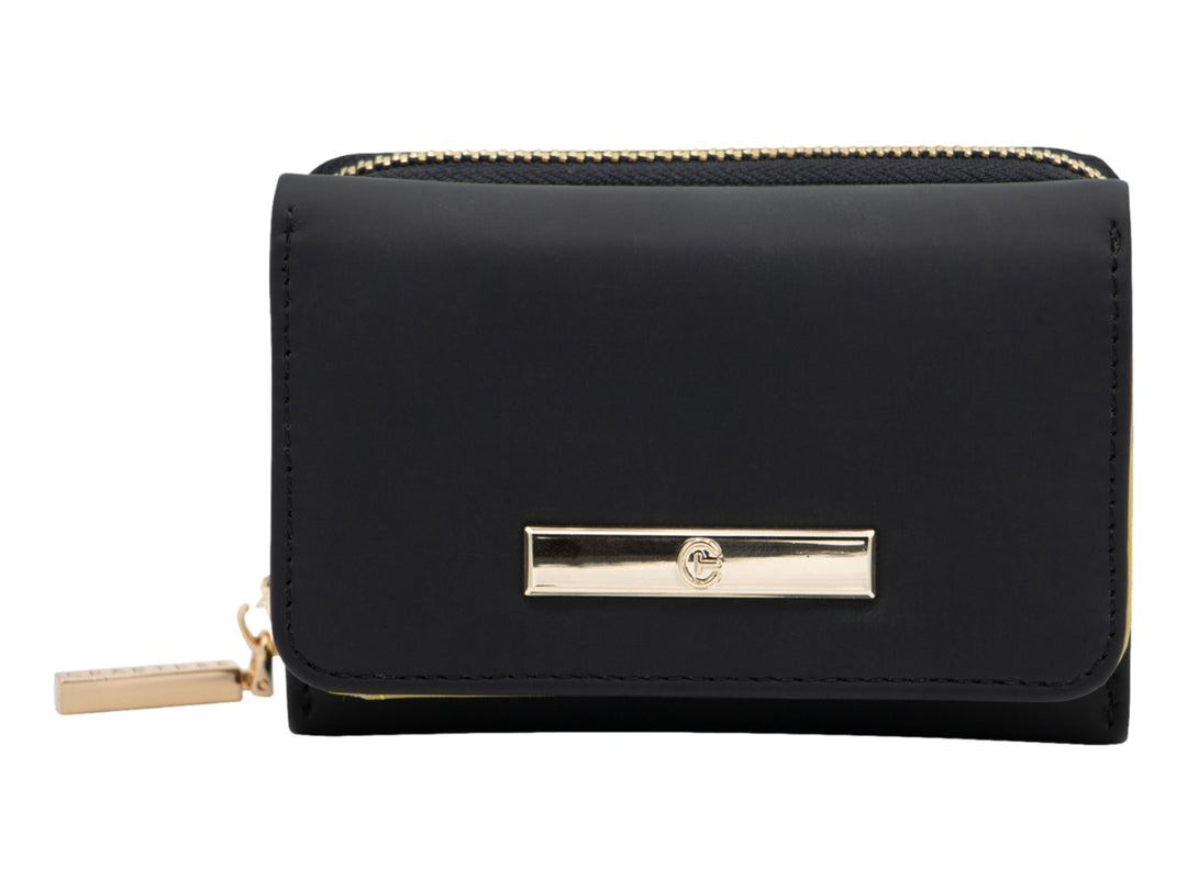 Bolso estilo cartera color negro con detalles y cierre en tono dorado, diseño rectangular y minimalista.