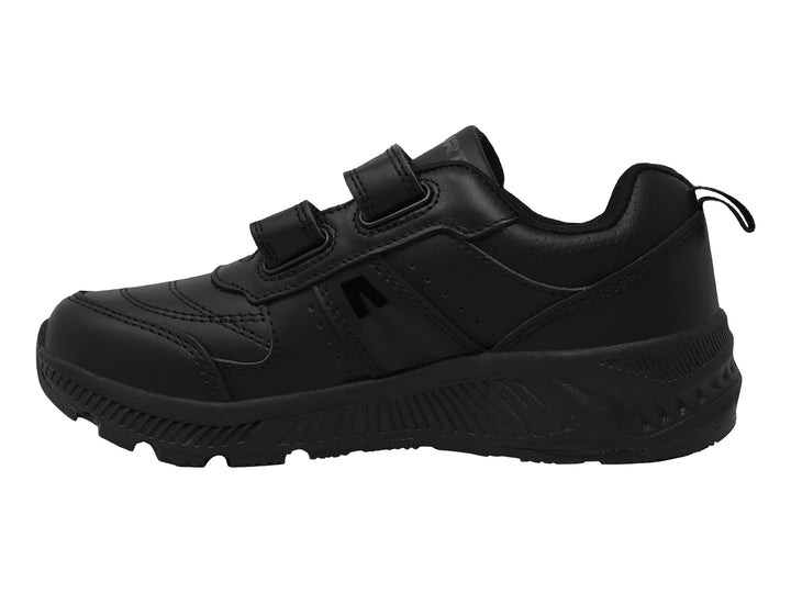Zapato deportivo negro con cierres de velcro y suela gruesa.