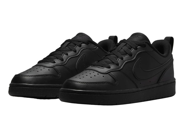 Tenis Nike Court Borough Low Recraft en color negro sólido para niños.