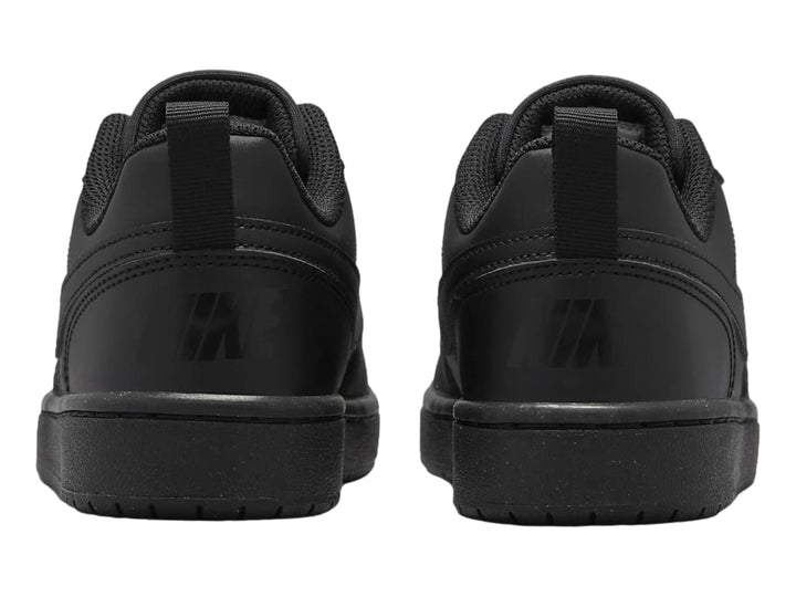 Tenis Nike Court Borough Low Recraft en color negro sólido para niños.