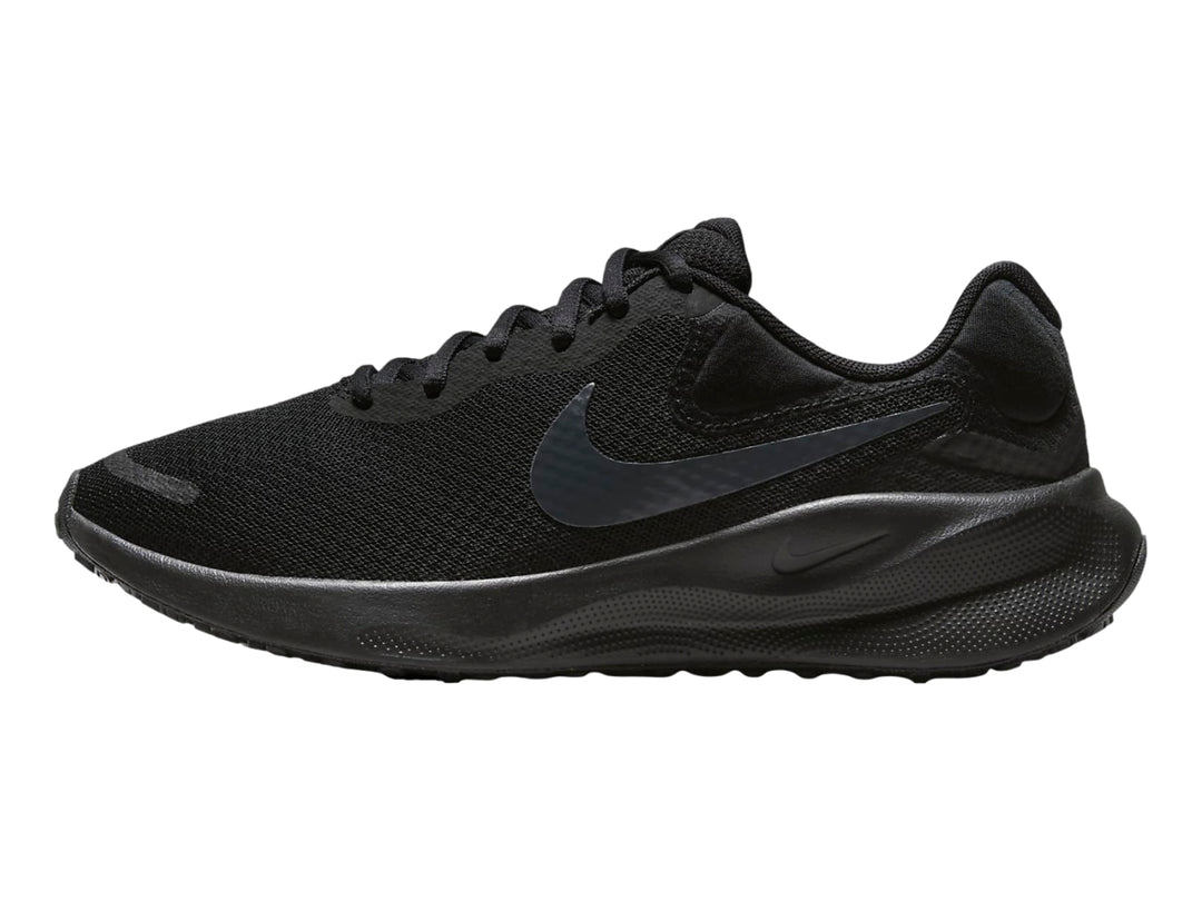 Tenis deportivos Nike Revolution 7 en color negro sólido con suela a juego.