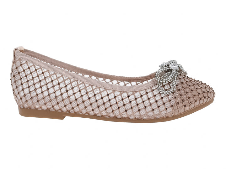Zapato plano color rose gold con diseño de malla y moño con pedrería brillante.