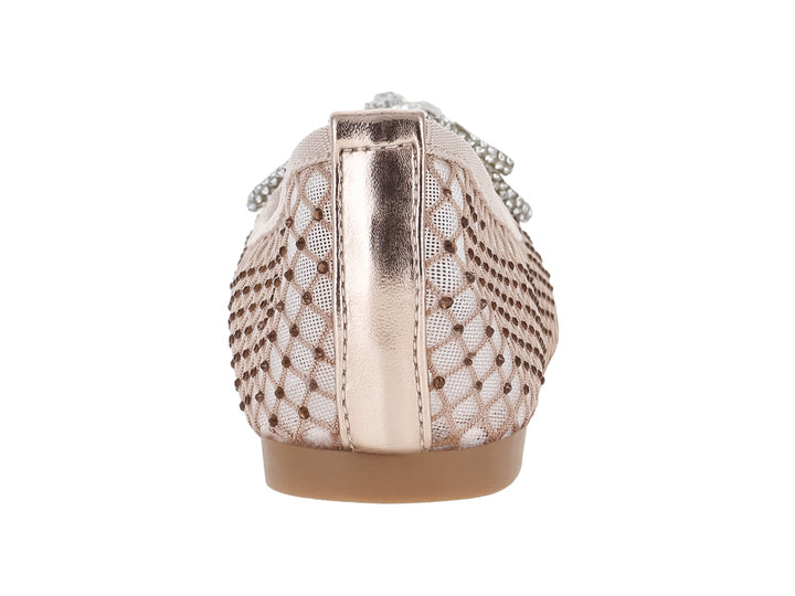 Zapato plano color rose gold con diseño de malla y moño con pedrería brillante.