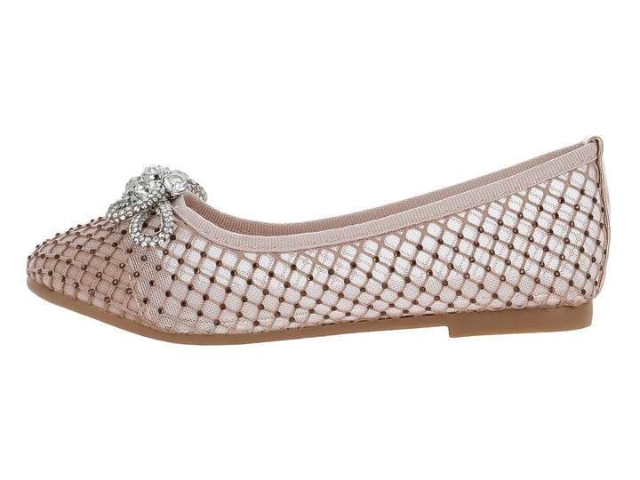 Zapato plano color rose gold con diseño de malla y moño con pedrería brillante.