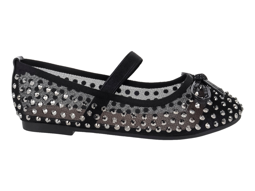 Zapato plano negro para niña con malla y detalles de pedrería plateada brillante y correa ajustable.