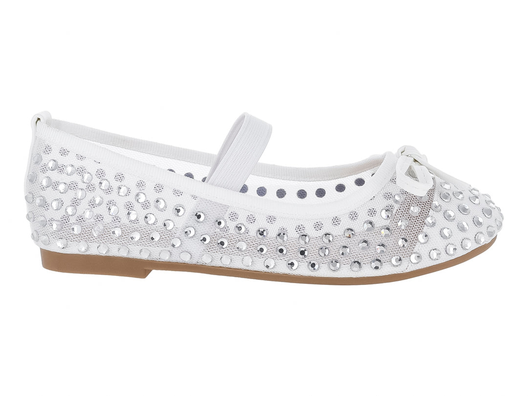 Zapatos planos blancos para niña con detalles de brillantes plateados, moño frontal y correa elástica.