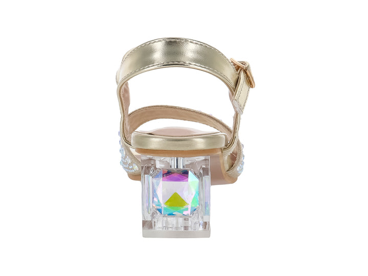 Sandalia dorada con tacón cuadrado transparente y adornos de brillantes en la punta.