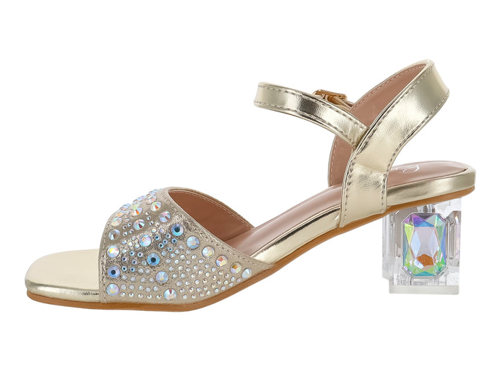 Sandalia dorada con tacón cuadrado transparente y adornos de brillantes en la punta.