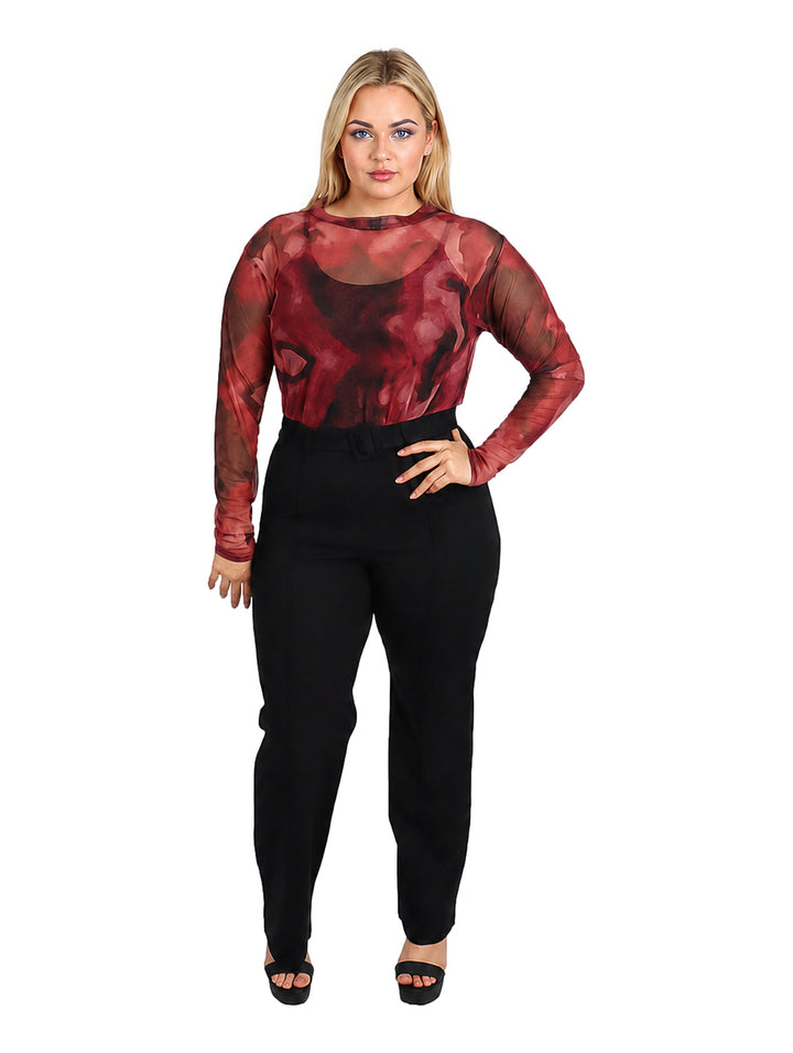Blusa de manga larga para mujer con estampado abstracto en tonos negro y vino.