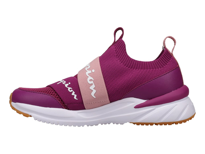 Tenis deportivos Champion color cereza y malva con suela blanca y diseño slip-on.