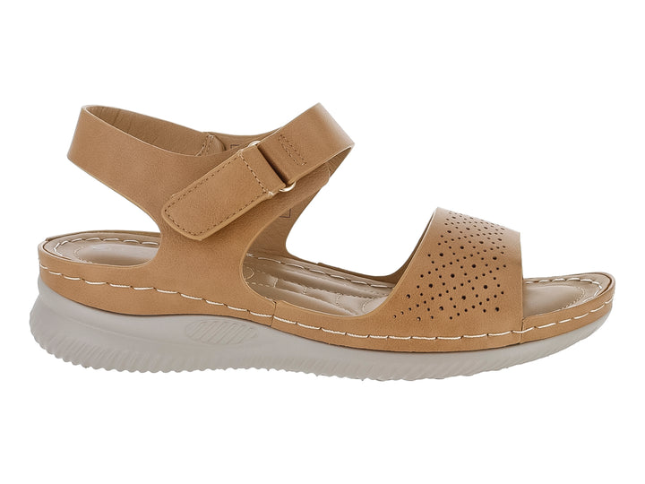 Sandalia Comfort Fit color tan con correa ajustable y suela gris para mujer.