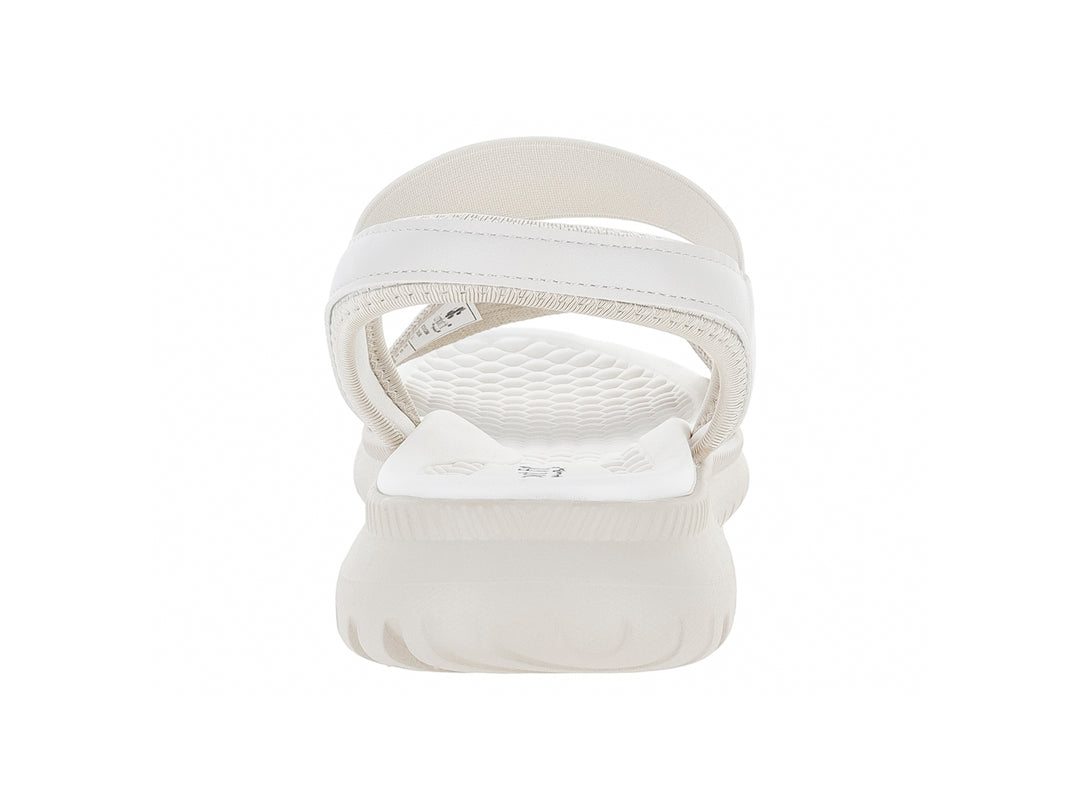 Sandalia beige Comfort Fit con suela gruesa y correas de tela.