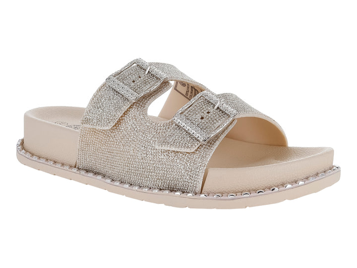 Sandalia beige para niña con acabado brillante, dos correas ajustables con hebilla y suela plana.