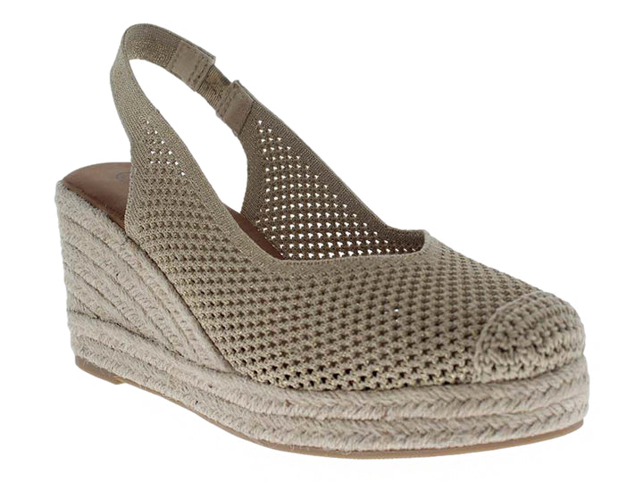 Sandalia de cuña color beige para mujer con acabado tejido y plataforma de cuerda.