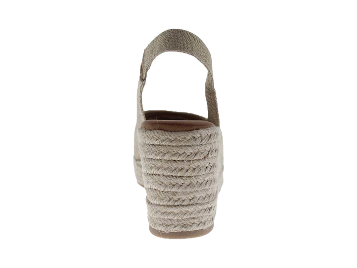 Sandalia de cuña color beige para mujer con acabado tejido y plataforma de cuerda.