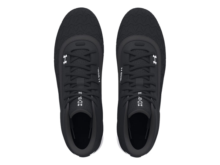 Zapato deportivo Under Armour Leadoff Mid 3.0 en color negro con suela blanca y tacos.