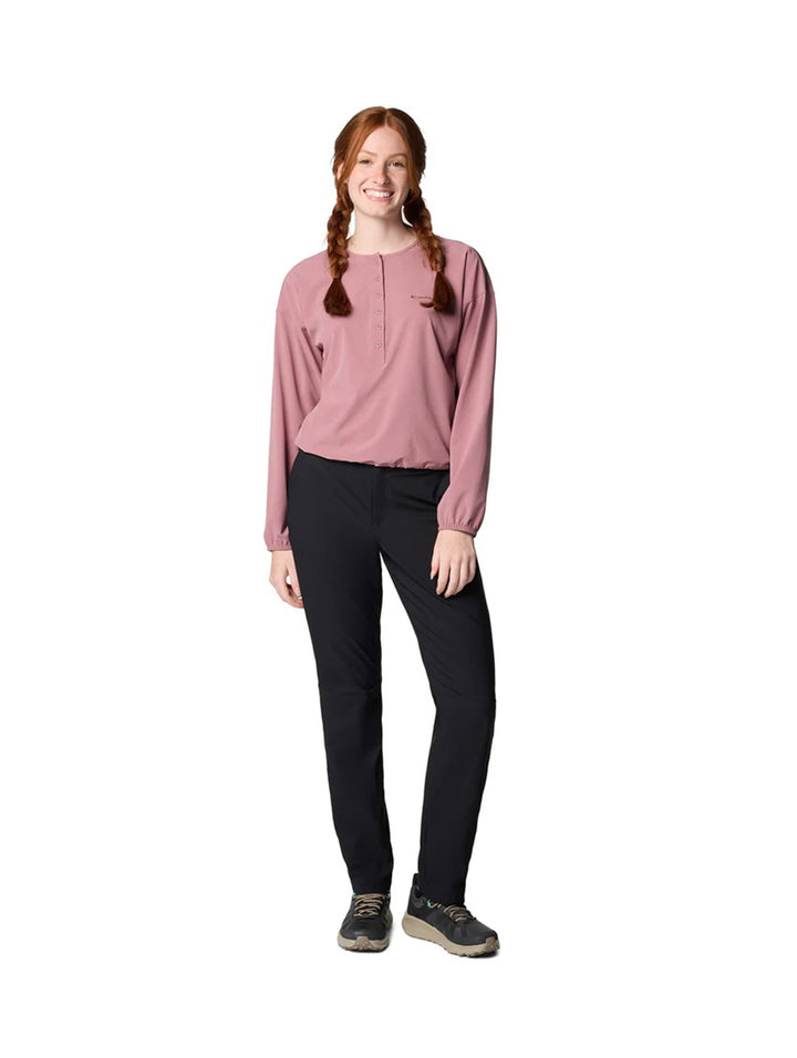 Pantalones Columbia Leslie Falls II en color negro, diseño recto para actividades al aire libre.