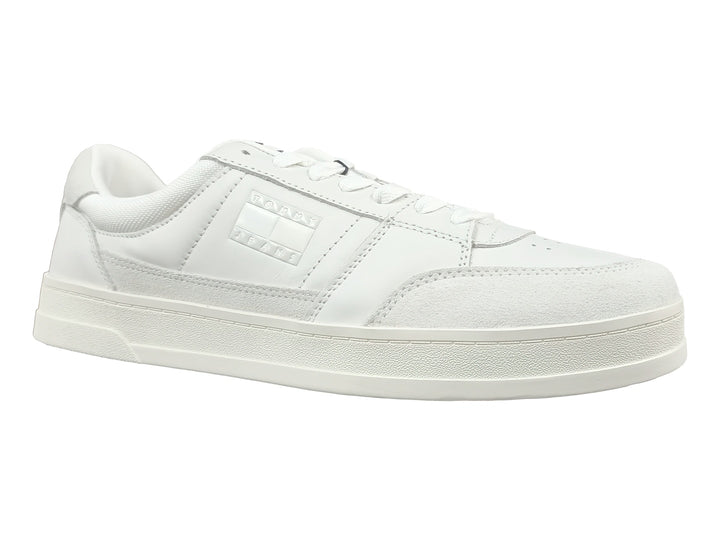 Tenis Tommy Hilfiger modelo The Greenwich Mix Media en color blanco ecru, vista lateral.