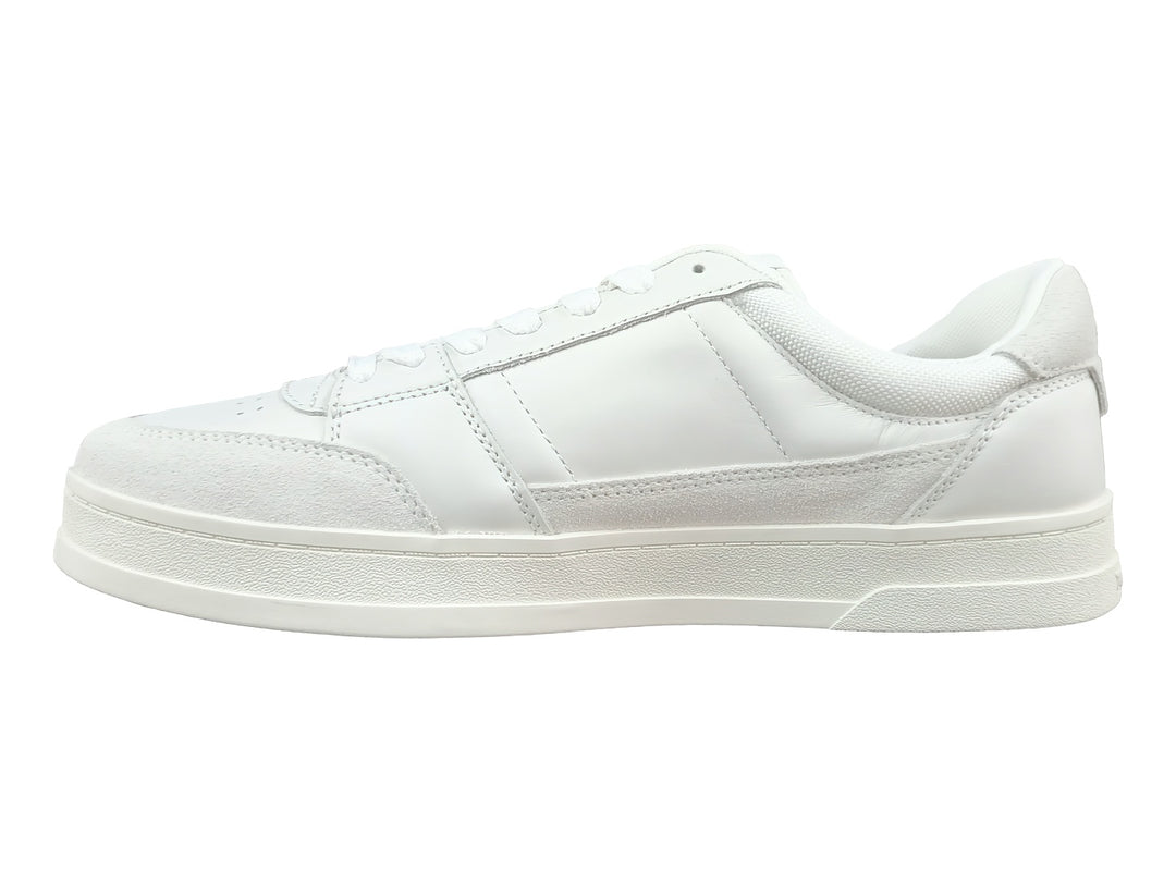 Tenis Tommy Hilfiger modelo The Greenwich Mix Media en color blanco ecru, vista lateral.