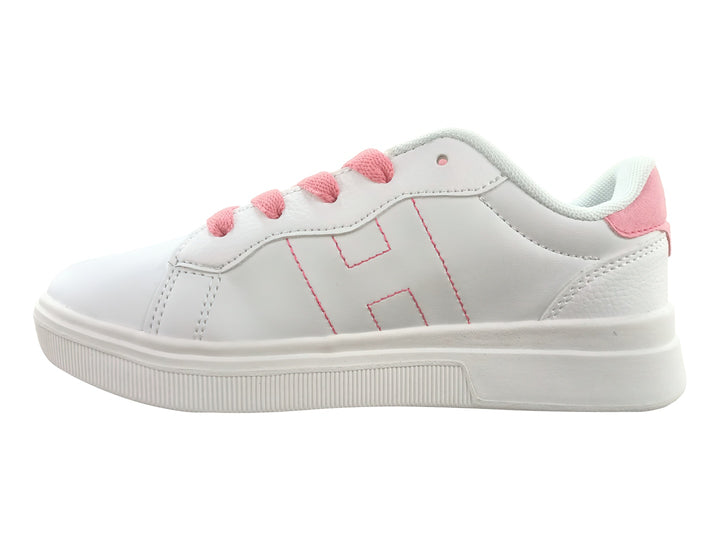 Tenis Tommy Hilfiger blancos con detalles y cordones en color rosa strawberry para niña.