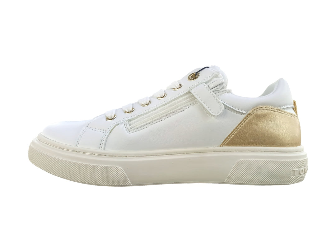 Tenis blancos Tommy Hilfiger de corte bajo con detalle metálico platino en el talón.