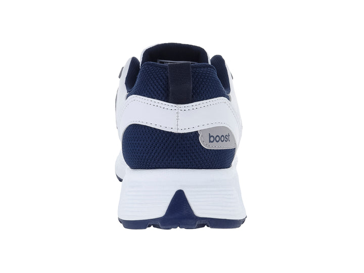Tenis deportivos Boost en color blanco con detalles en azul marino y suela blanca con cámara de aire visible.