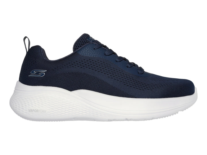 Tenis Skechers BOBS Infinity en color azul marino con suela blanca gruesa y tejido transpirable.