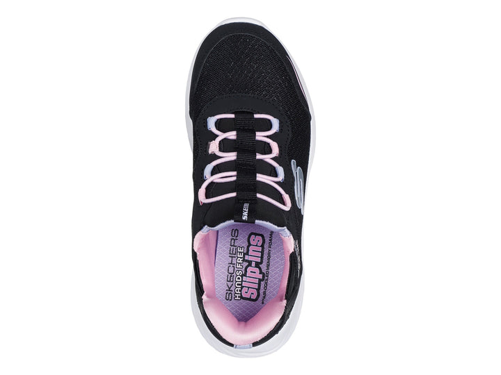Tenis deportivos Skechers color negro con suela blanca y detalles en rosa para Niña.