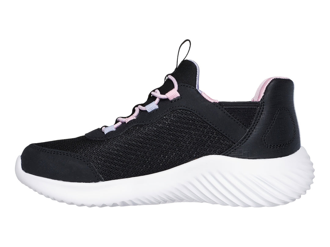 Tenis deportivos Skechers color negro con suela blanca y detalles en rosa para Niña.
