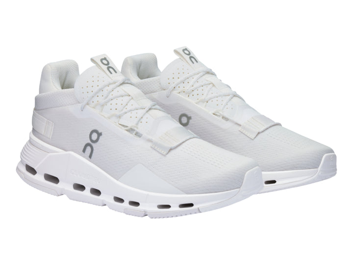 Tenis deportivos On Cloudnova 2 en color blanco total con suela amortiguada CloudTec.
