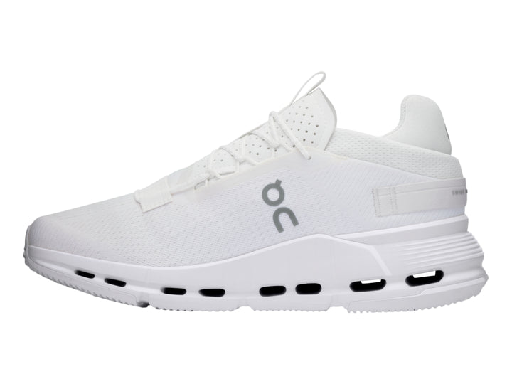 Tenis deportivos On Cloudnova 2 en color blanco total con suela amortiguada CloudTec.