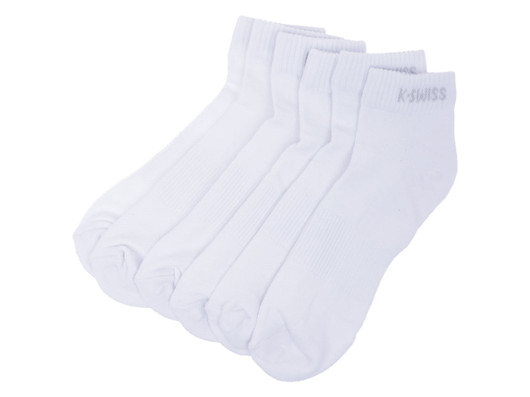 Paquete de cinco pares de calcetines deportivos blancos de la marca K-Swiss.