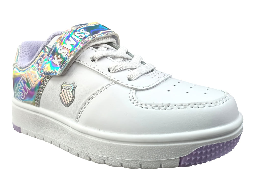 Tenis blancos K-Swiss con detalles iridiscentes y cierre de velcro para niña.