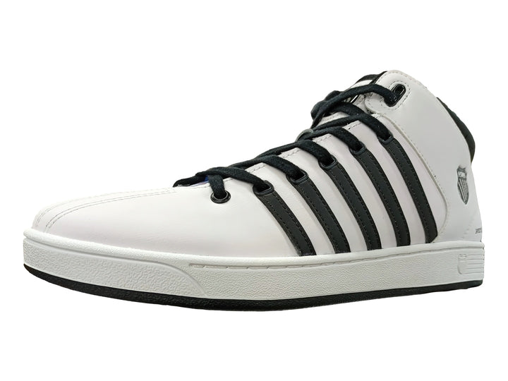 Tenis deportivos K-Swiss de caña alta color blanco con franjas negras laterales.