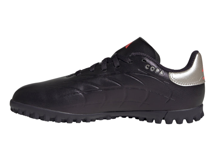 Zapato de fútbol Adidas Copa Pure 2 Club color negro con tres franjas plateadas laterales.