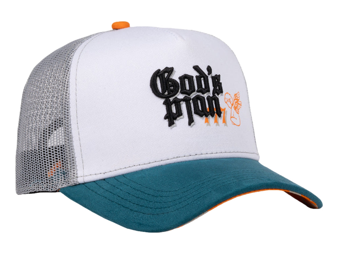 Gorra JC HATS blanca con visera azul petróleo, malla trasera gris y bordado frontal que dice God&