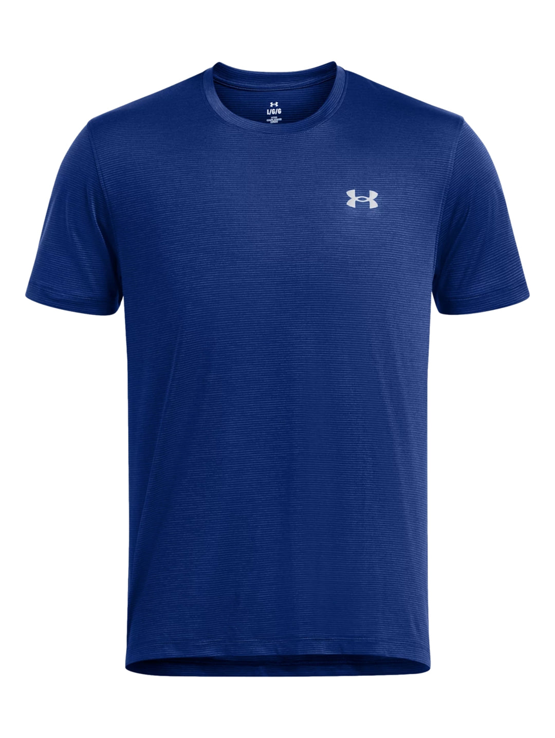 Hombre vistiendo una camiseta deportiva de manga corta color azul con logotipo blanco de Under Armour en el pecho.