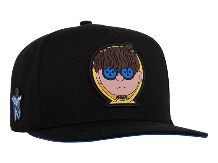 Gorra snapback negra JC Hats Junior con parche de personaje y detalles en azul.