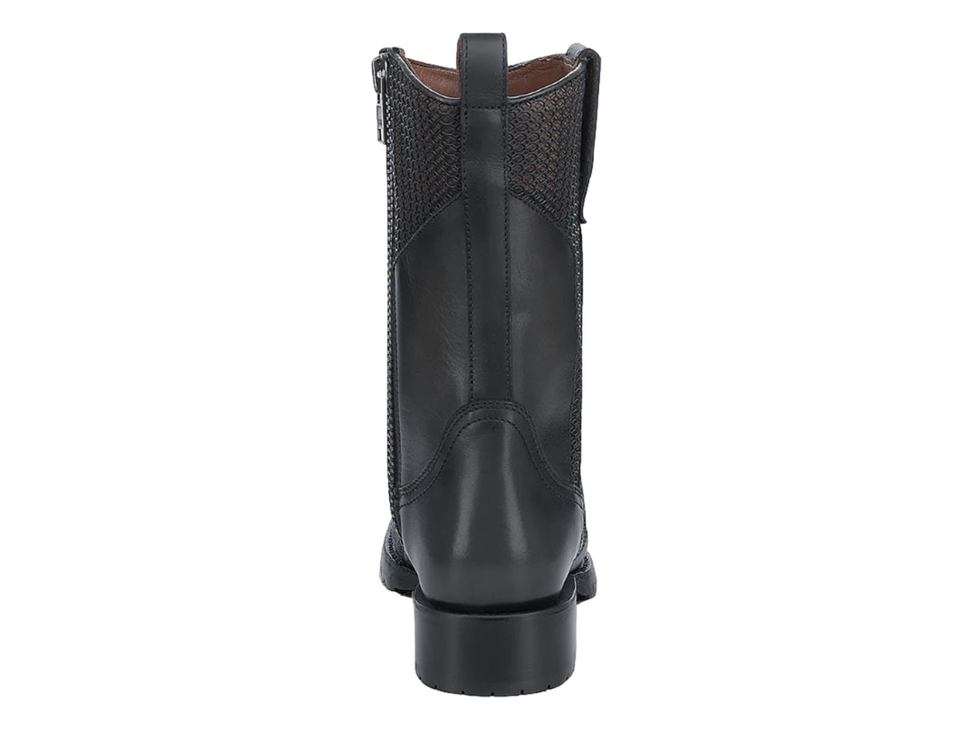 Bota vaquera Cuadra de cuero de toro color negro con textura rugosa y tacón cuadrado.