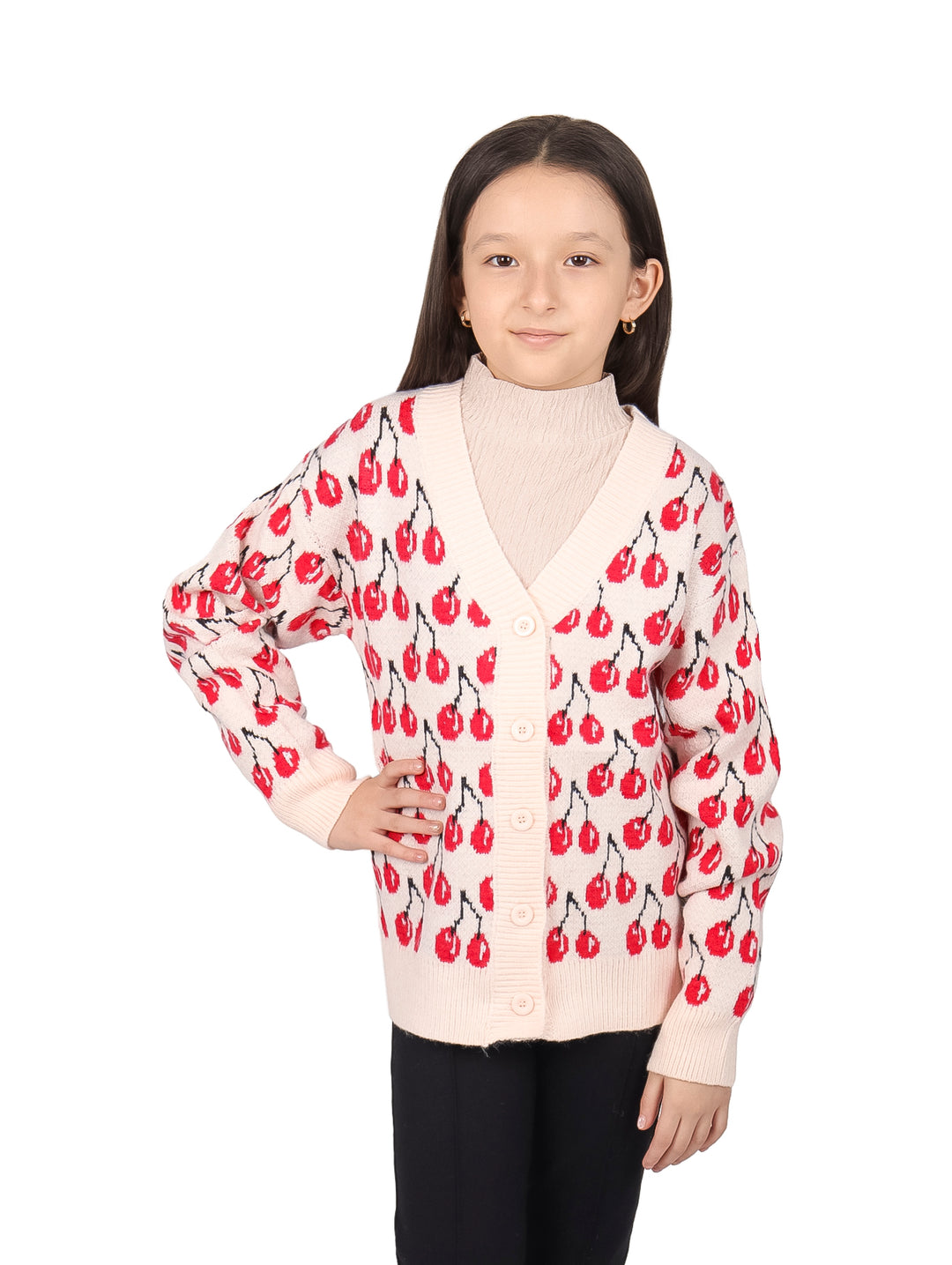 Suéter tejido rosa pastel con estampado de cerezas rojas y botones frontales para niña.