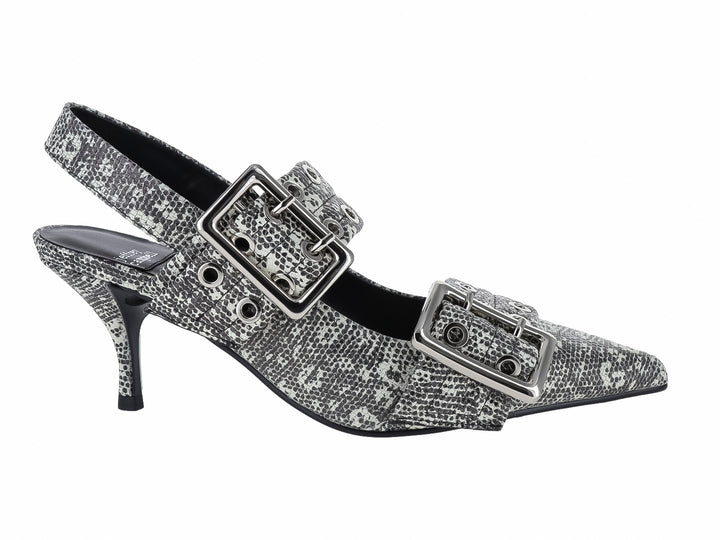 Zapato de tacón Jeffrey Campbell con estampado de lagarto en blanco y negro, adornado con dos hebillas plateadas grandes.